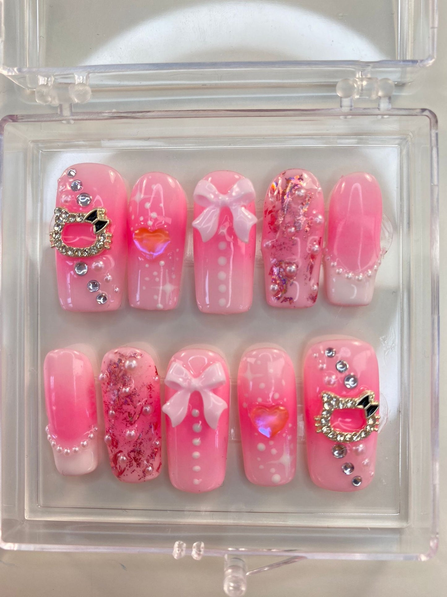 Hello Kitty Pink Glamour